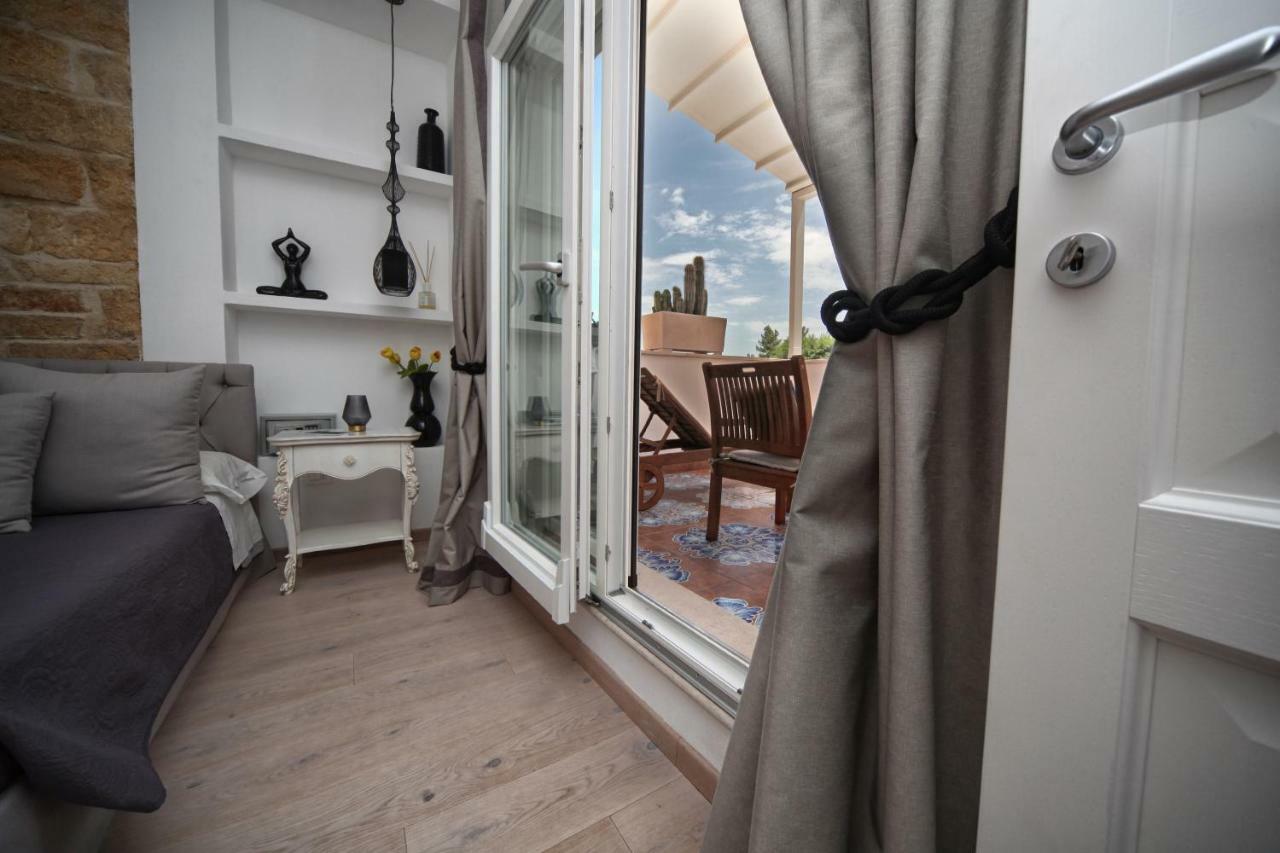 Mare Versus Luxury Suites Barletta Bagian luar foto